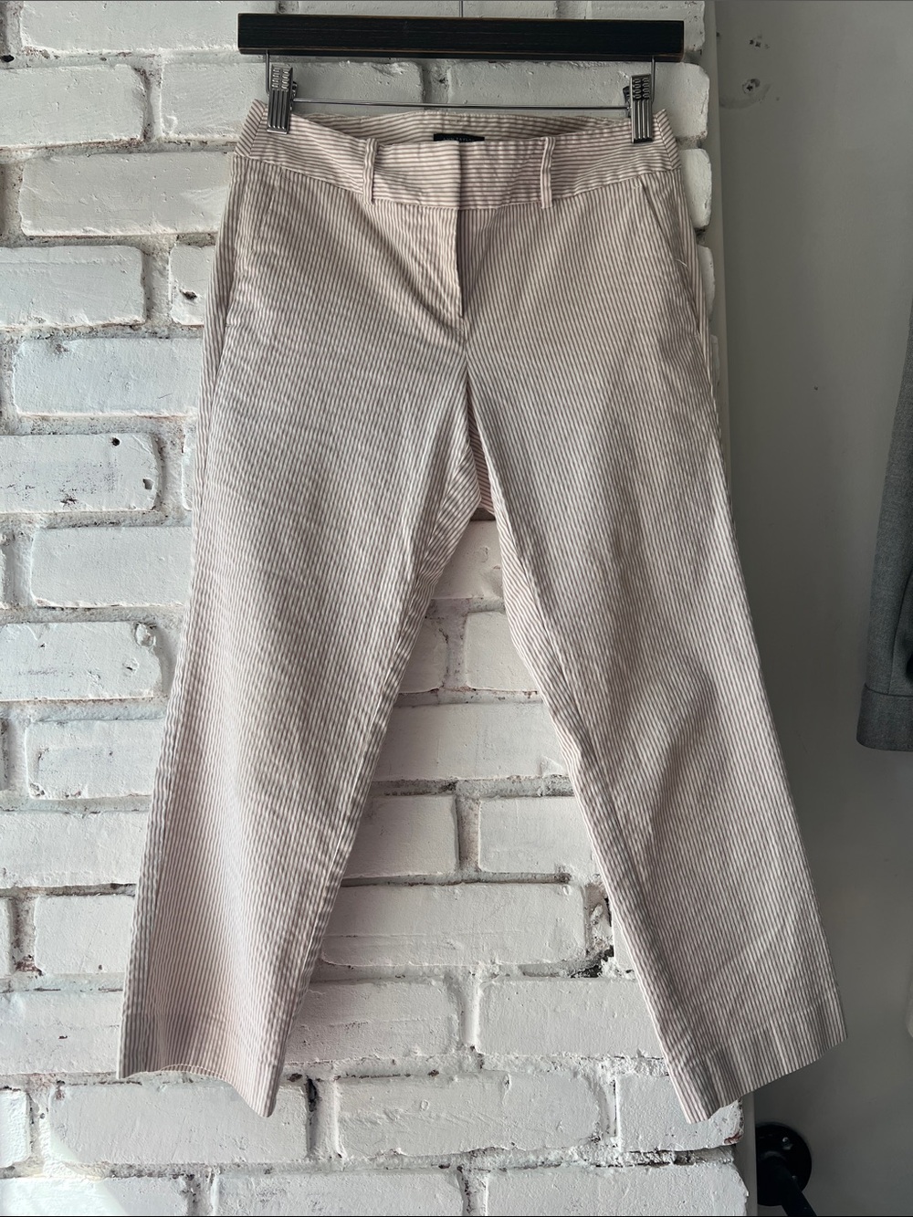 Ann Taylor y2k structured Light Beige Pinstripe Capri Pants stripe skinny